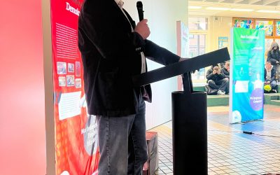 Ausstellungseröffnung „Demokratie stärken – Rechtsextremismus bekämpfen“ in der Gerhard-Hilgendorf-Schule